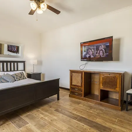 Holiday Guest house *
