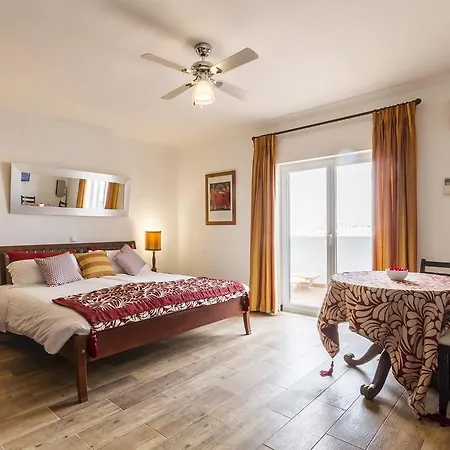 Holiday ゲストハウス ラゴス