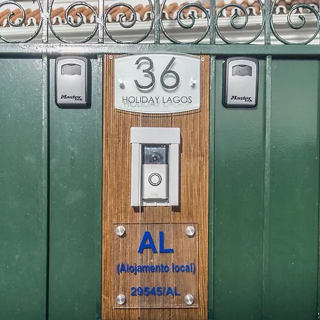 Πανσιόν Holiday *