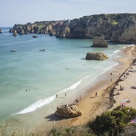 Πανσιόν Holiday