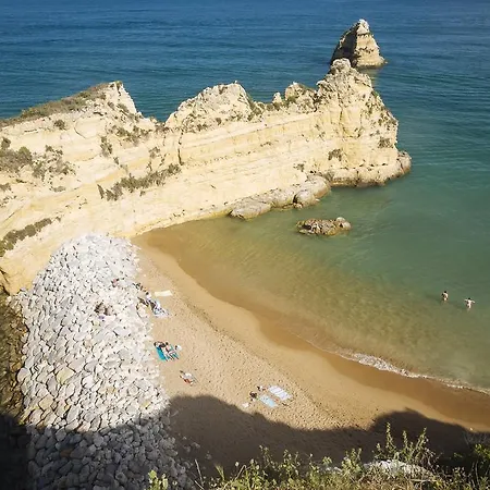 Holiday Πανσιόν *